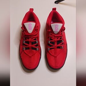 Nike Kyrie Flytrap 6 GS 'University Red' Sneaker